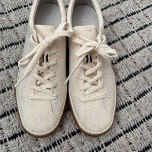 Rothy’s The Lace Up sneaker